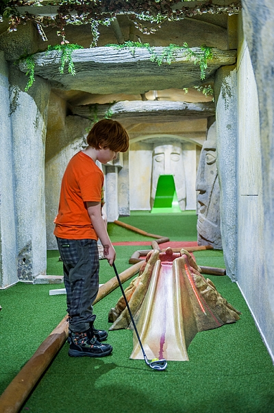 INDOOR ADVENTURE GOLF